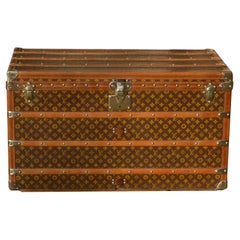 Louis Vuitton coffre de voyage ancien de style antique vers 1910 