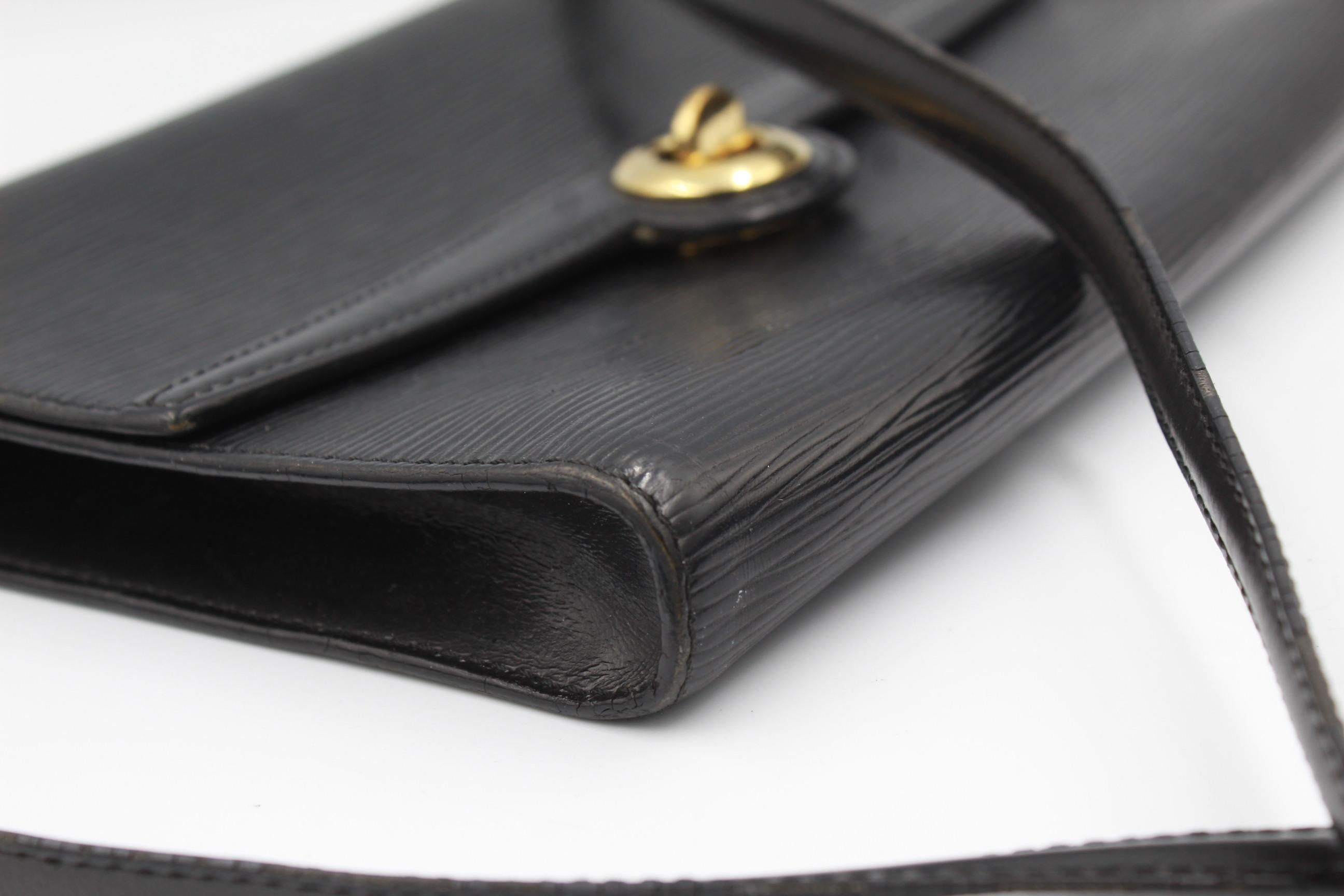 Black Louis Vuitton Arche in black épi leather handbag For Sale