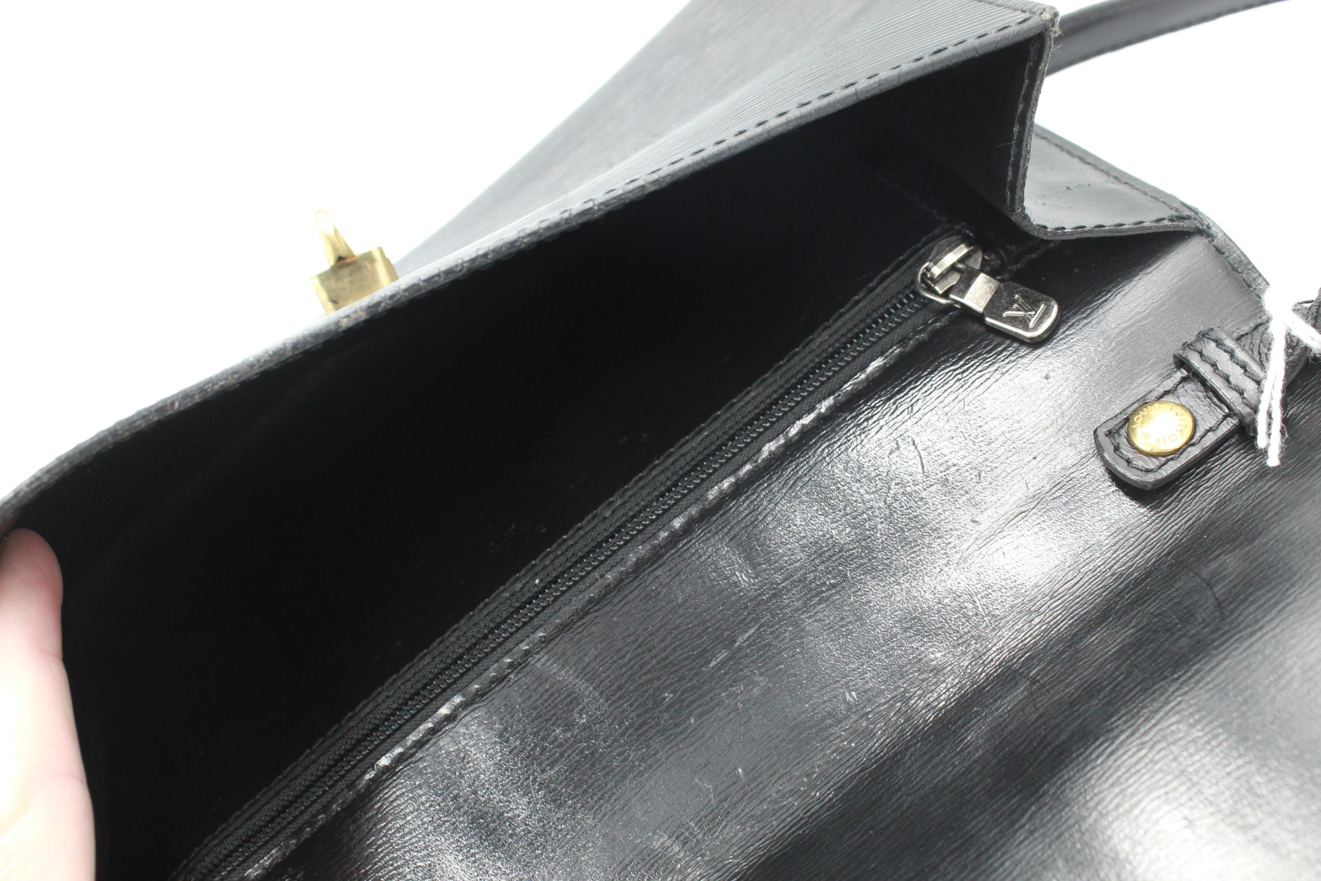 Louis Vuitton Arche in black épi leather handbag For Sale 1