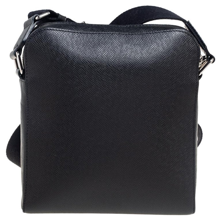 Louis Vuitton Ardoise Taiga Leather Anton Pochette Bag at 1stDibs | louis  vuitton anton pochette, anton pochette louis vuitton