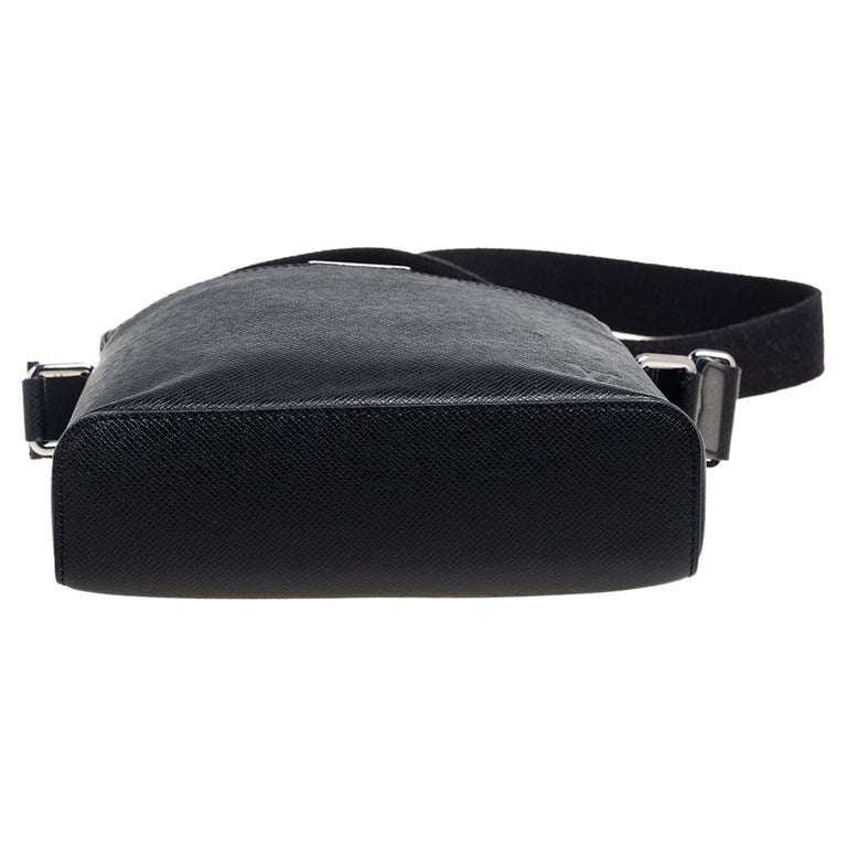 Louis Vuitton Ardoise Taiga Leather Anton Pochette Bag at 1stDibs | louis  vuitton anton pochette, anton pochette louis vuitton