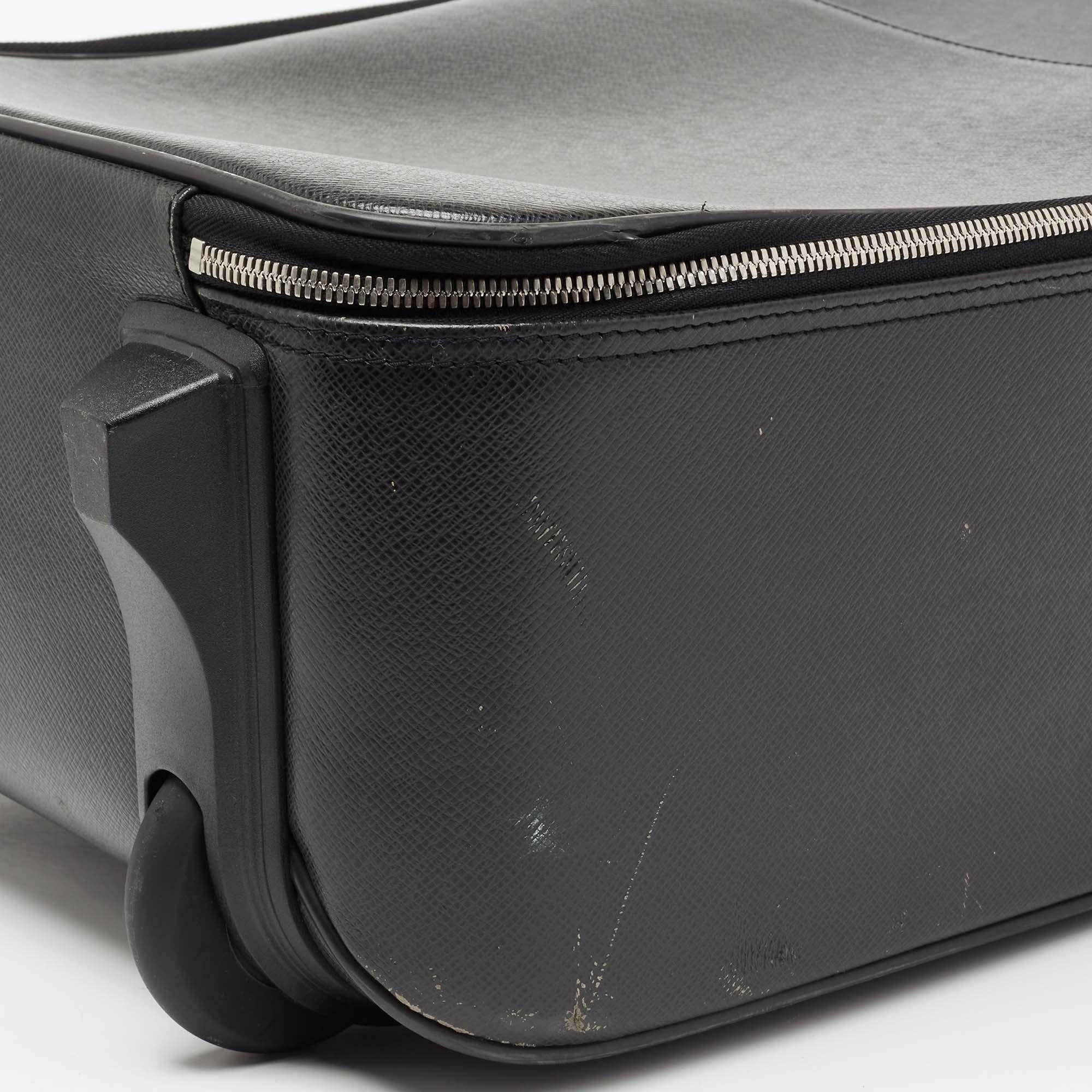 Ardoise Taiga Pegase 45 Business-Gepäckstücke aus Leder von Louis Vuitton im Angebot 9