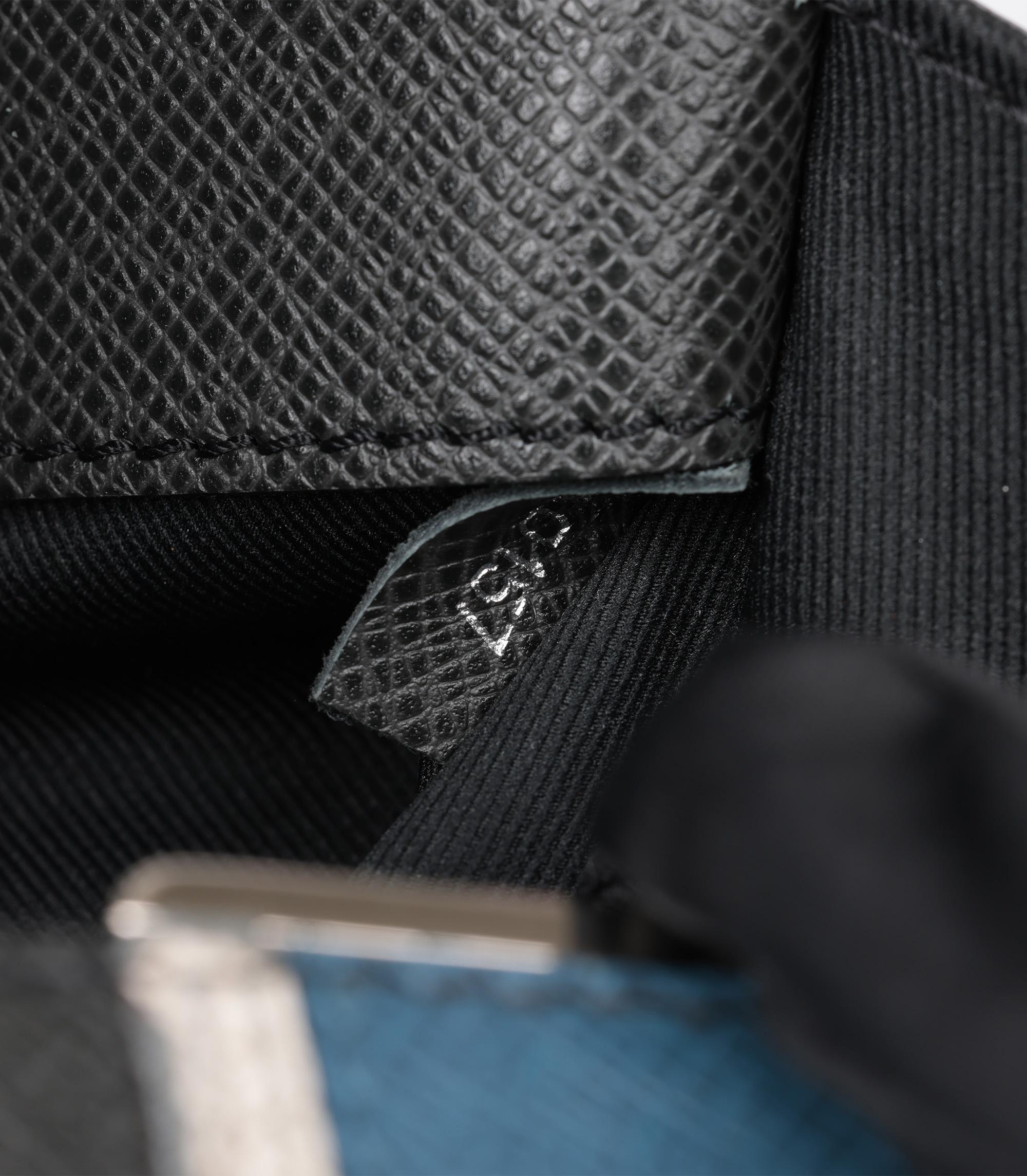 Louis Vuitton Ardoise Taiga Leather Stripe Anton Messenger For Sale 7