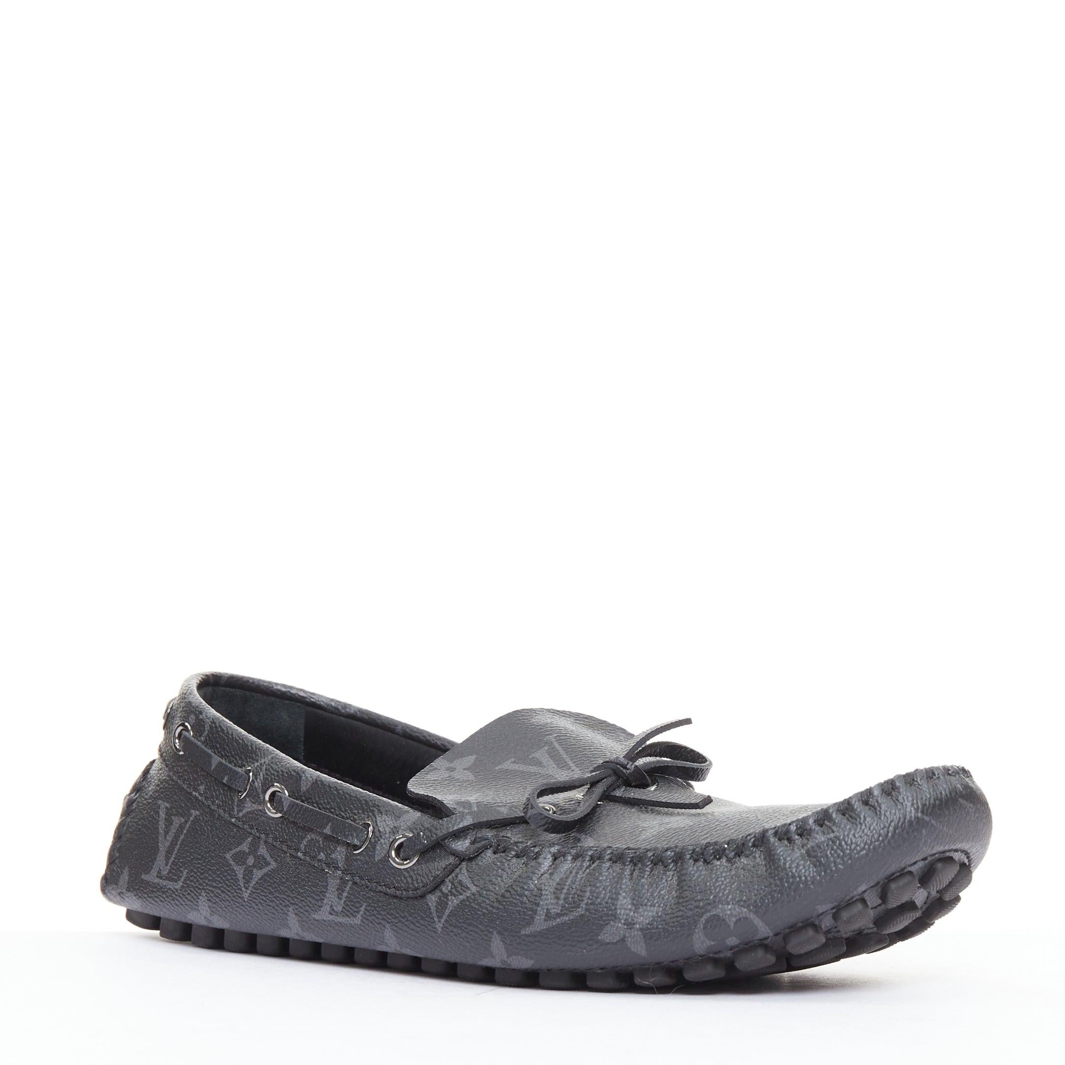 LOUIS VUITTON Arizona Eclipse grau Canvas Monogram mocassin EU42.5 (Grau) im Angebot