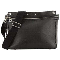 Louis Vuitton Armand Messenger Taurillon Leder