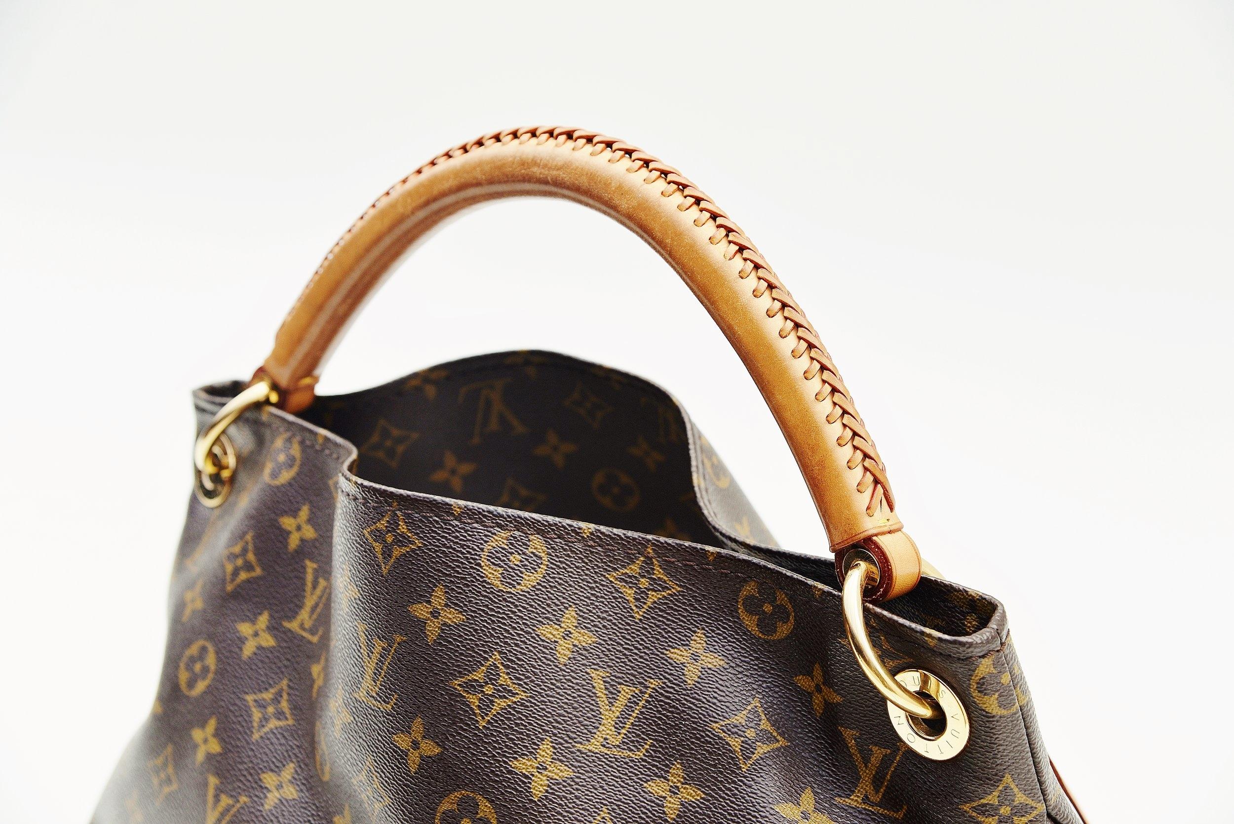 lv artsy bag