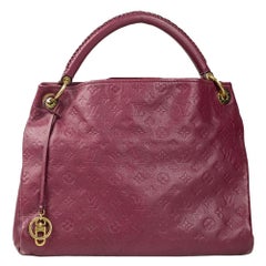 Louis Vuitton, Artsy in pink leather