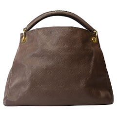 Louis Vuitton Artsy MM Hobo bag in brown monogram embossed calfskin leather, GHW