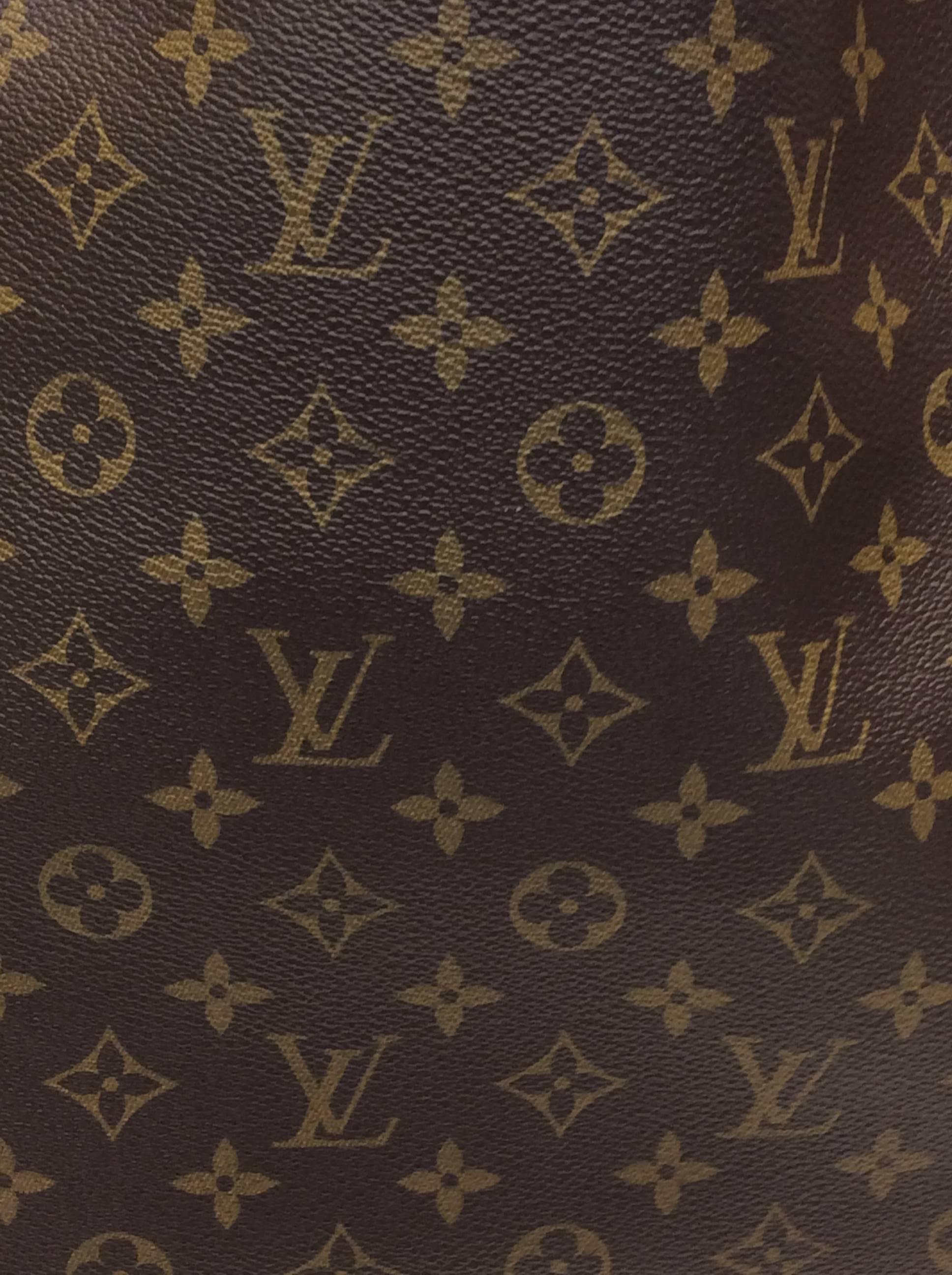 Louis Vuitton Artsy MM Tote For Sale 1