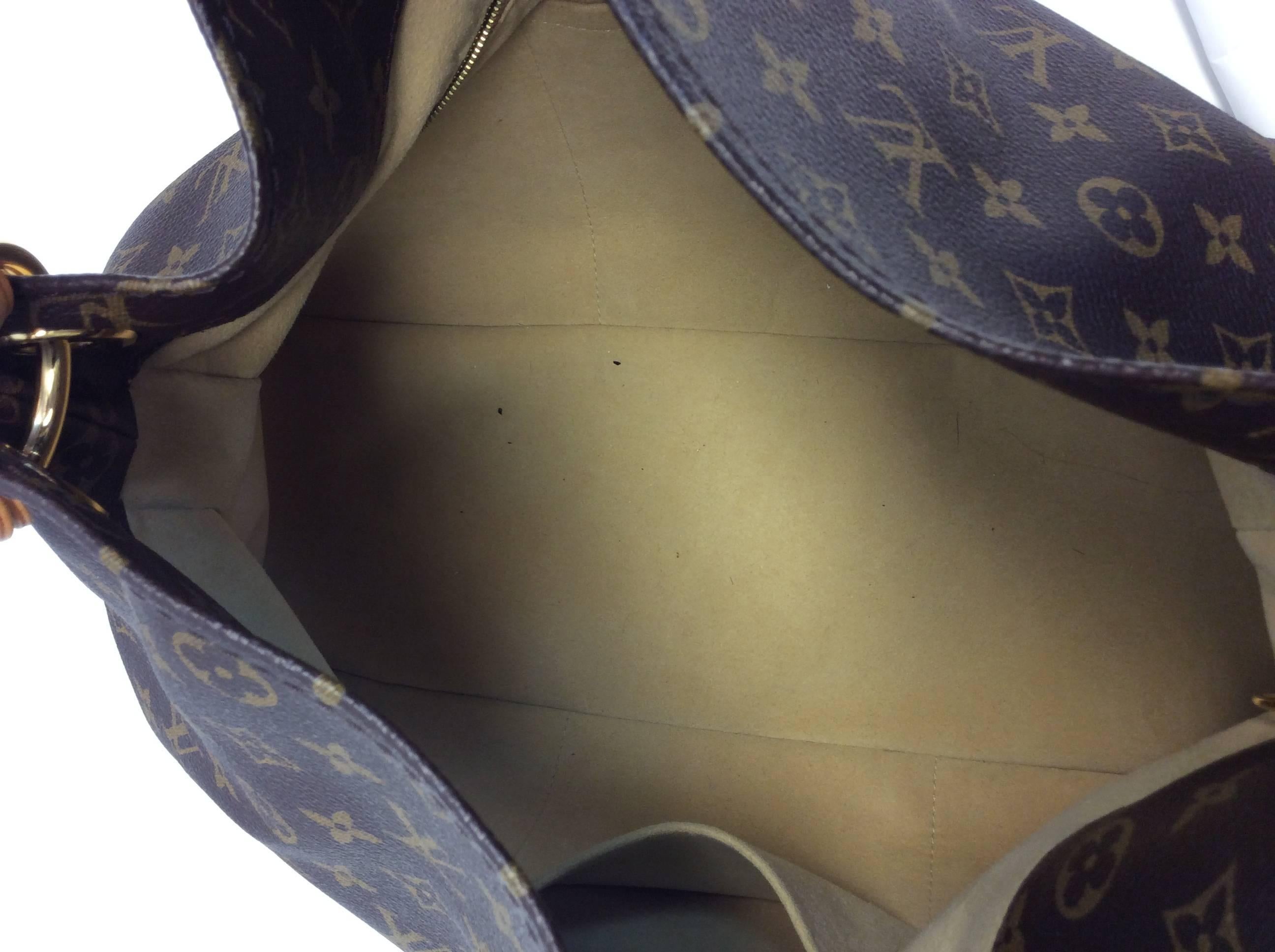 Louis Vuitton Artsy MM Tote For Sale 3