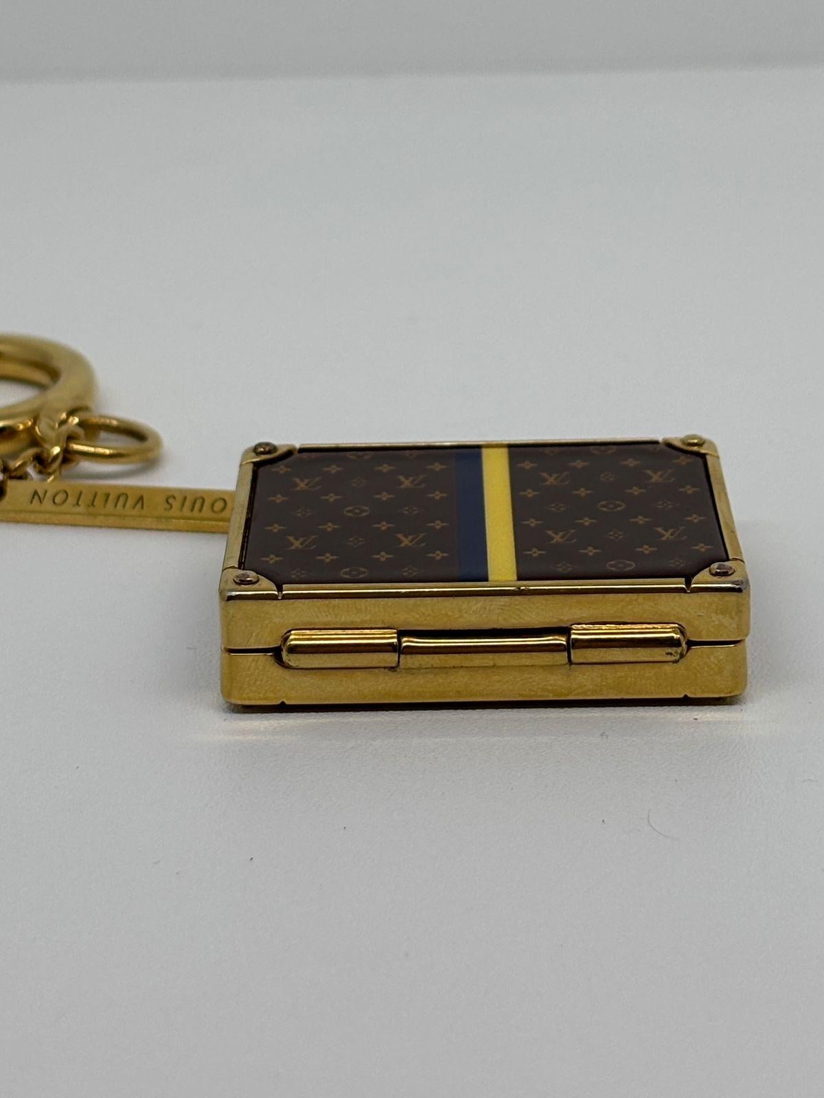 da uomo o donna Louis Vuitton Arzel Acetate Monogram Specchio Borsa Charm in vendita