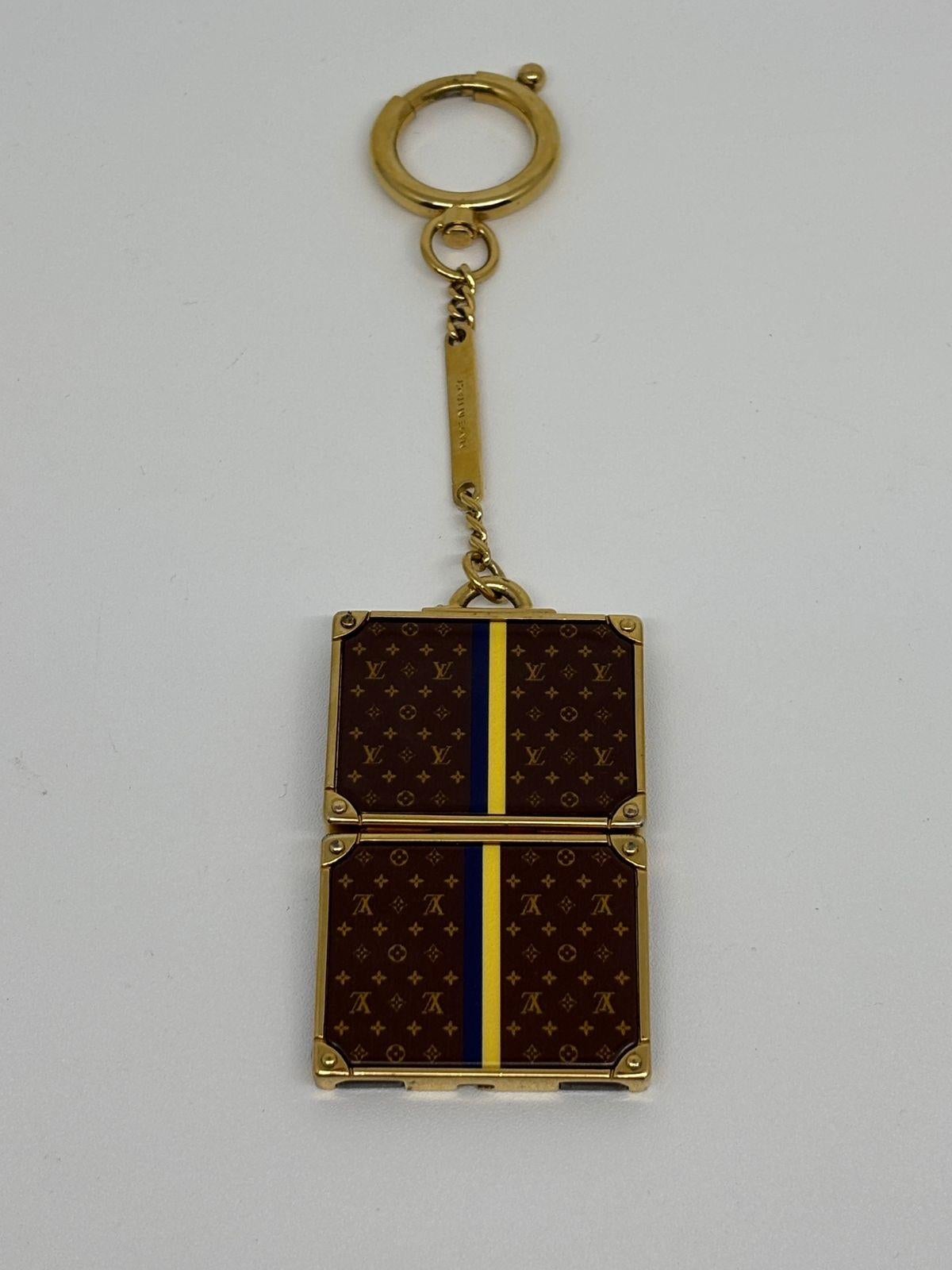 Louis Vuitton Arzel Acetate Monogram Specchio Borsa Charm in vendita 4