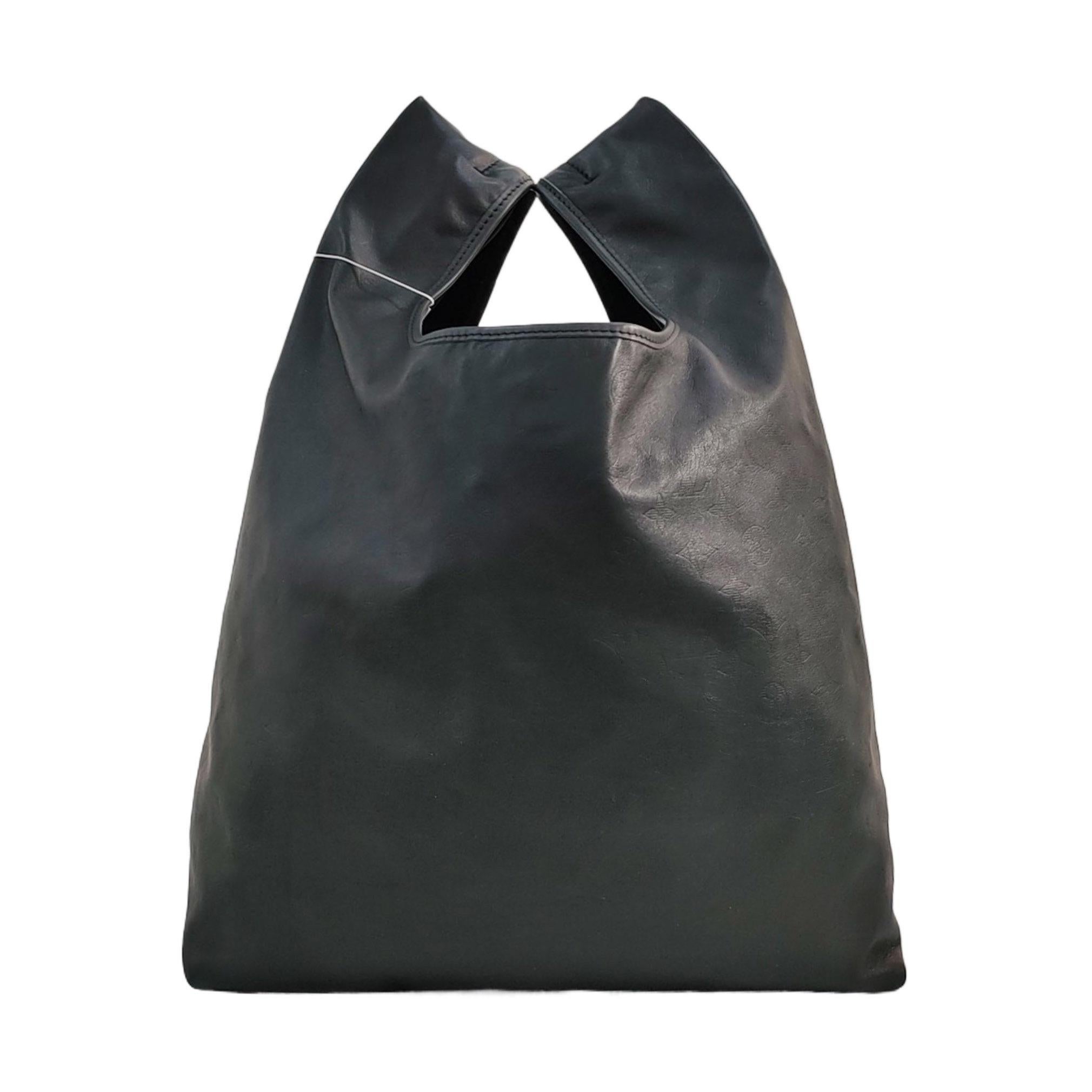 Women's Louis Vuitton Atlantis Large Black Monogram Leather Bucket Bag with Pouch For Sale