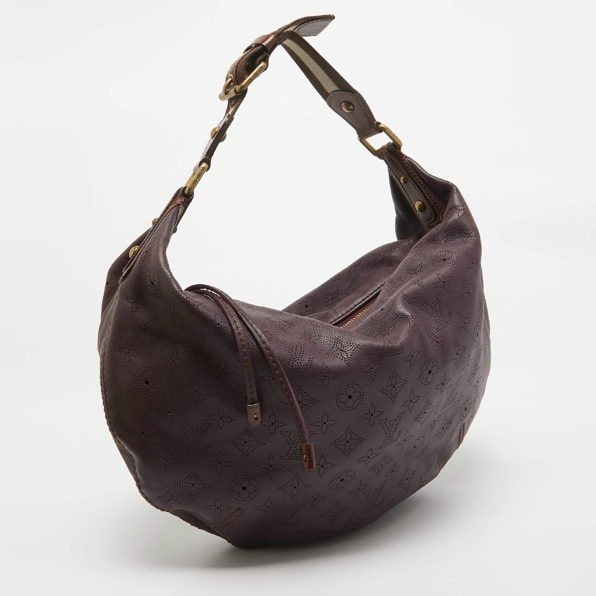 Black Louis Vuitton Aubergine Monogram Mahina Leather Onatah GM Bag For Sale