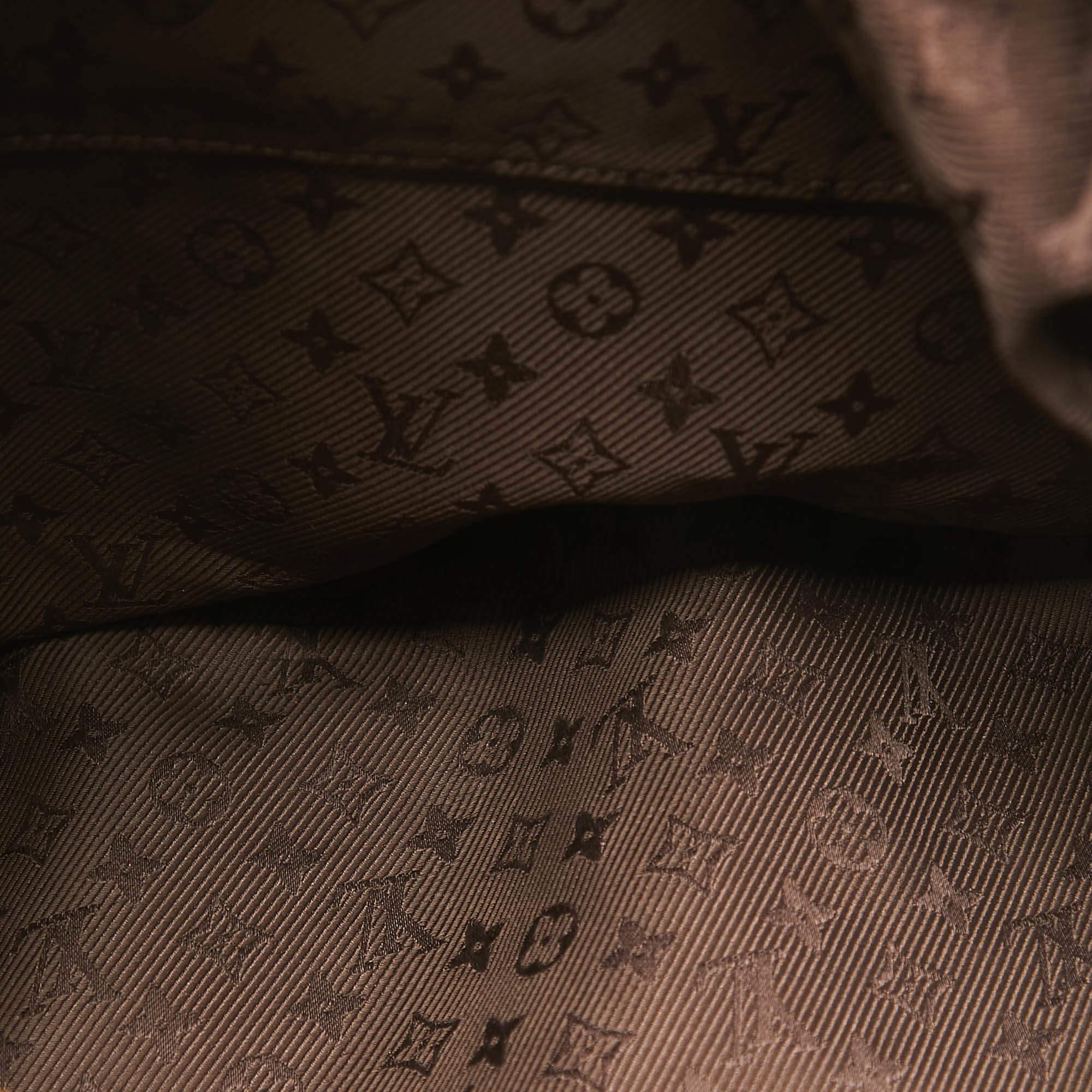Louis Vuitton Aubergine Monogram Mahina Leather Onatah GM Bag For Sale 2