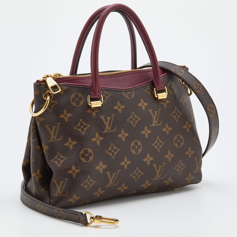 Louis Vuitton, Bags, Adorable Rare Louis Vuitton Pallas Bb
