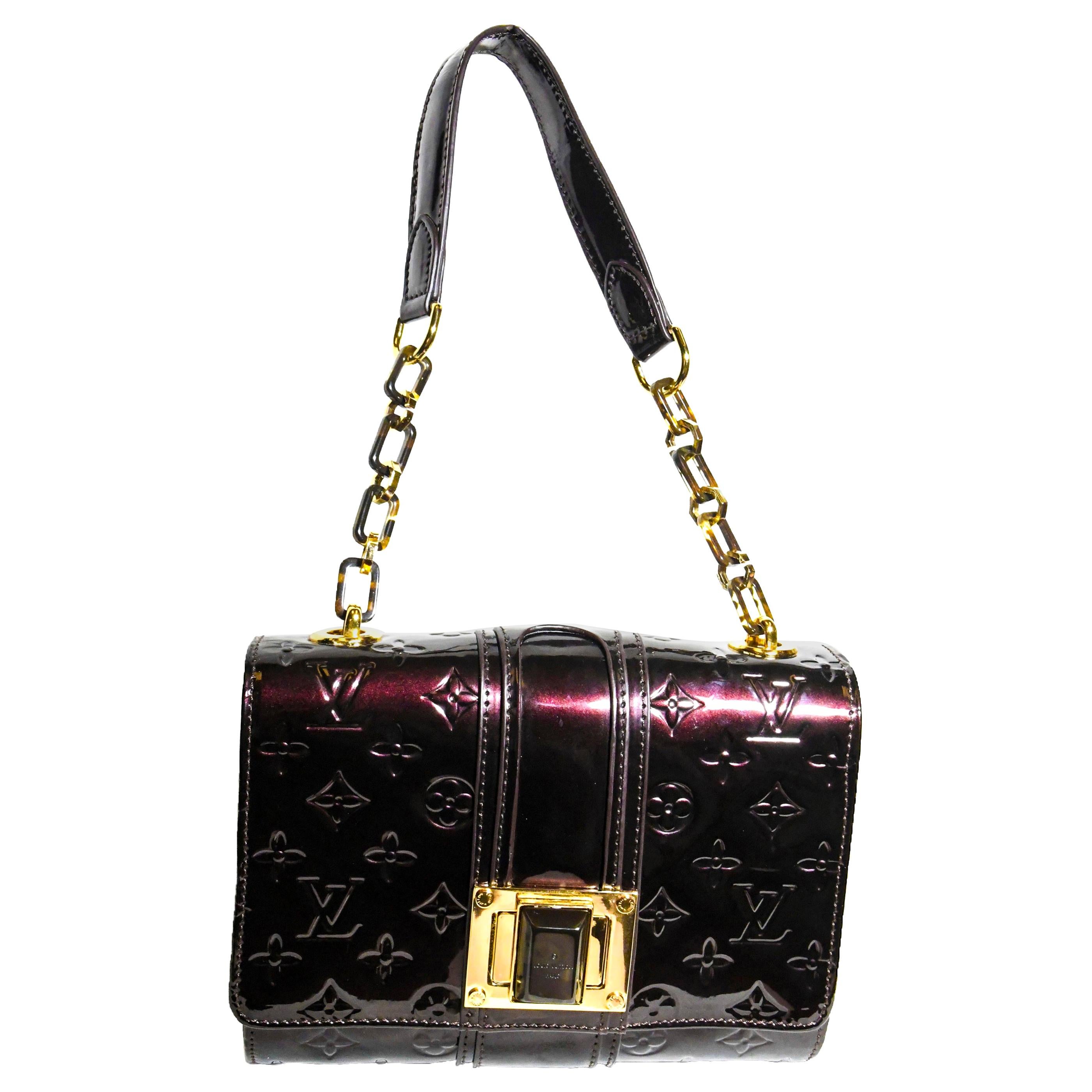 Louis Vuitton Monogram Vernis Camera Pouch Amarante w/ Pouch - Burgundy  Shoulder Bags, Handbags - LOU703916