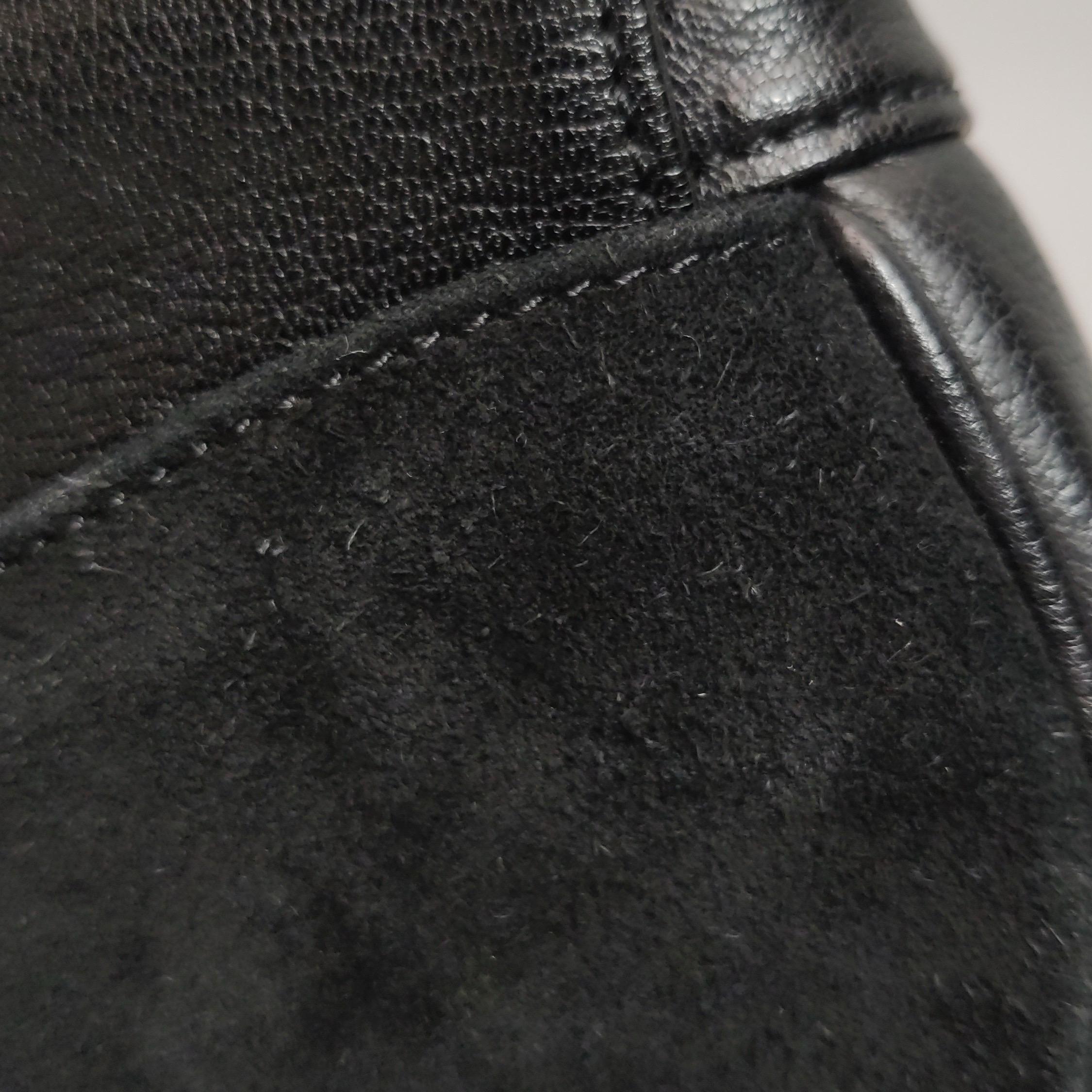 Louis Vuitton Avant-Garde Pochette Clutch Suede Leather Crystal Logo, 2011 en vente 10