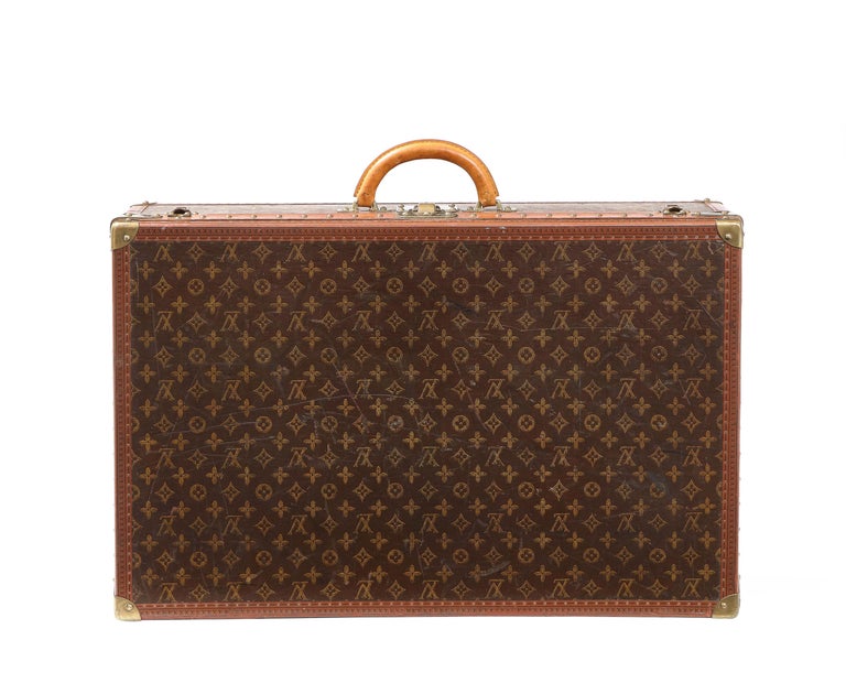 Louis Vuitton, Ave Marceau, 78bis, Paris, 1950's Suitcase For Sale 3