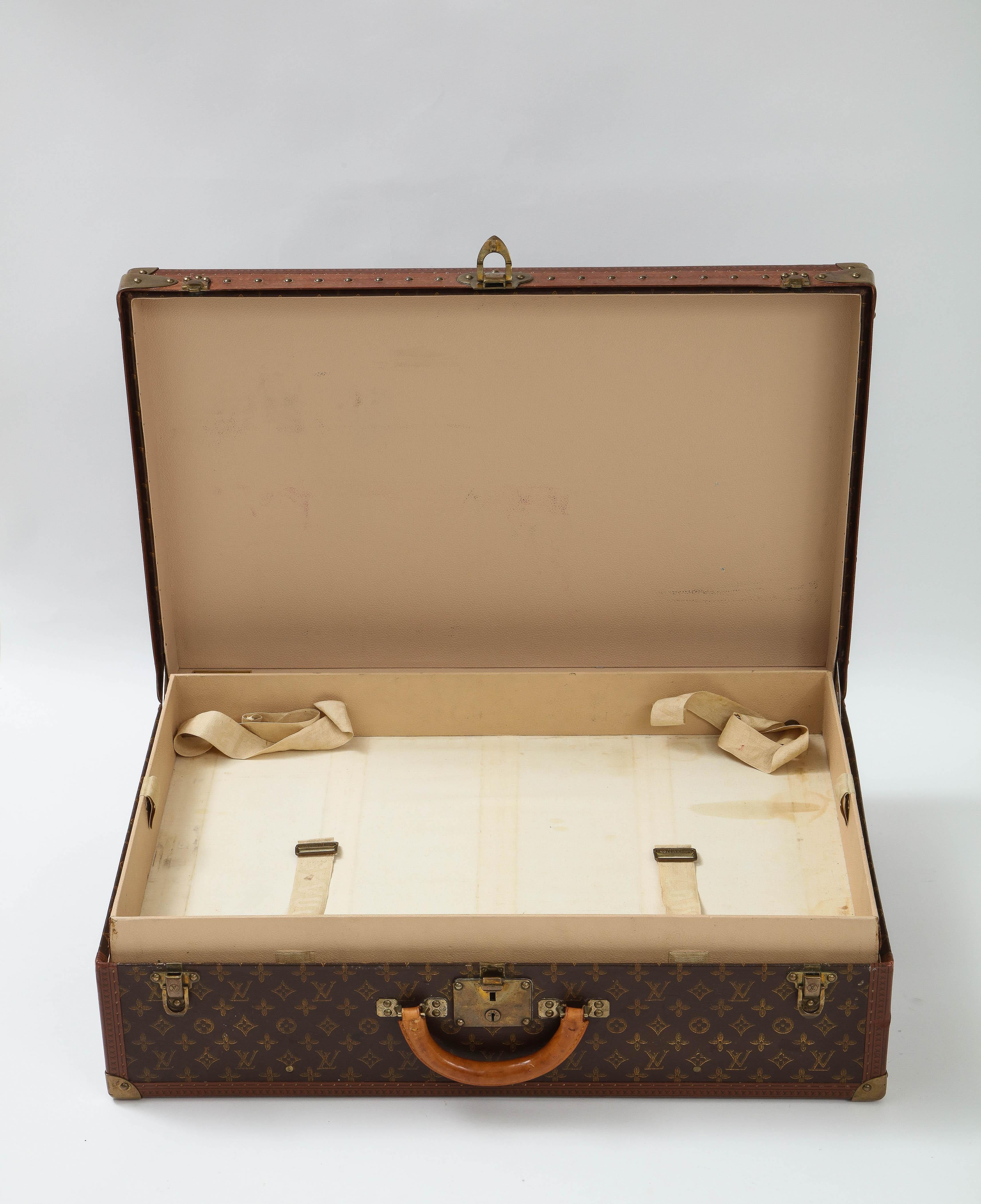 Louis Vuitton, Ave Marceau, 78bis, Paris, 1950's Suitcase For Sale 4