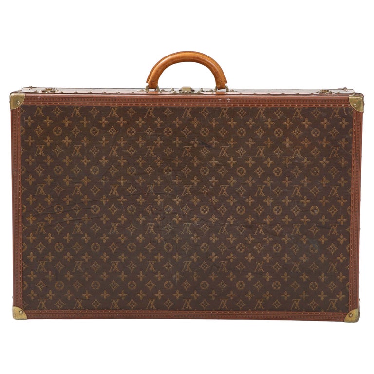 Louis Vuitton, Ave Marceau, 78bis, Paris, 1950's Suitcase For Sale