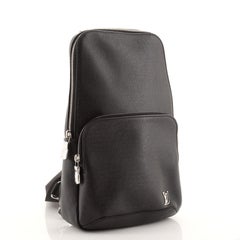 Louis Vuitton Avenue Sling Bag Cuir Taiga