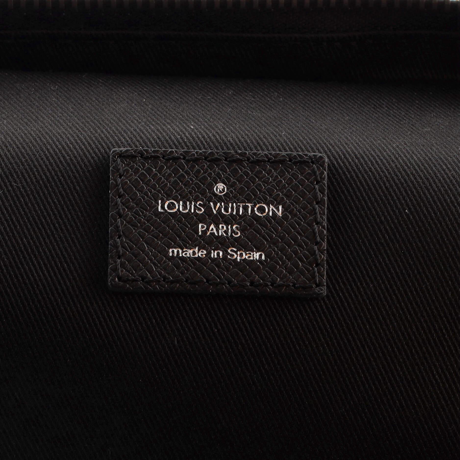 Louis Vuitton Avenue Sling Bag Taiga Leather In Good Condition In NY, NY