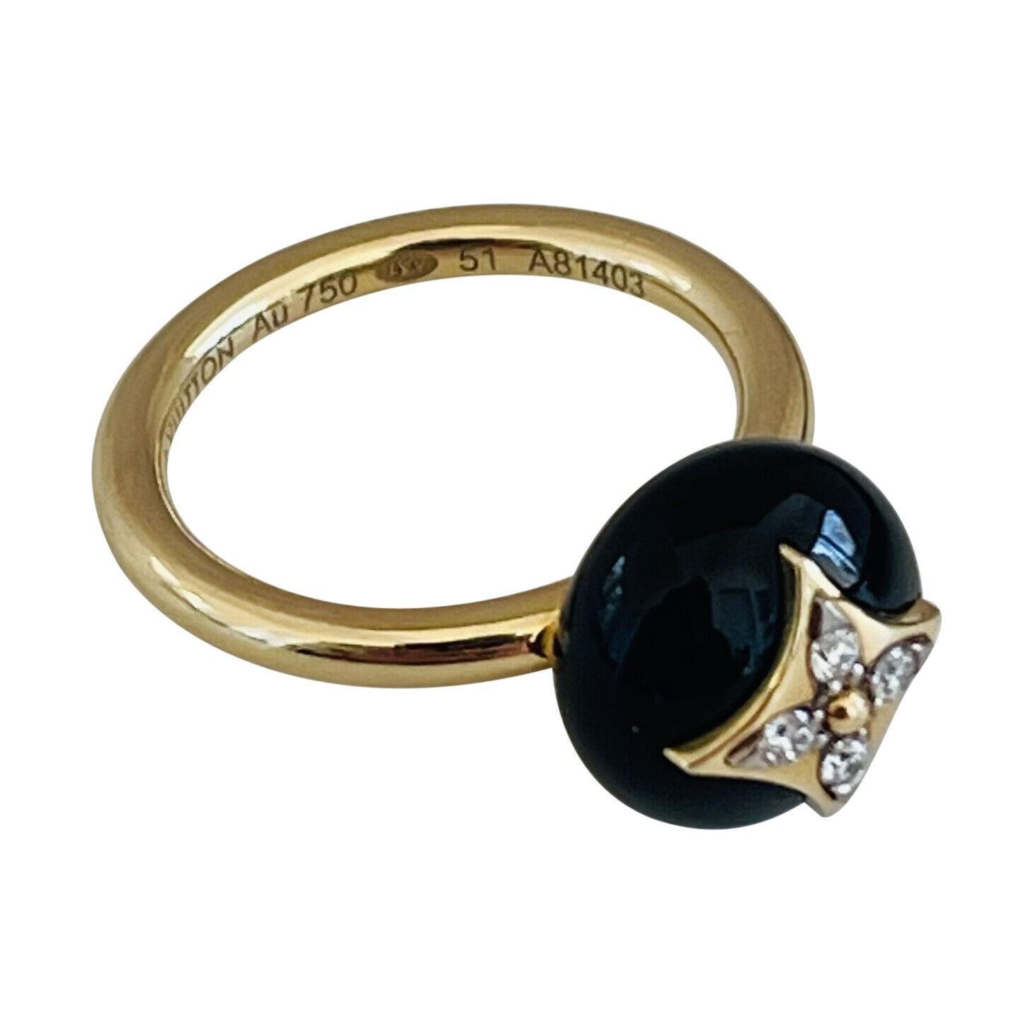 Louis Vuitton B Blossom 18 Karat Yellow Gold Onyx and Diamond Ring In Good Condition For Sale In Guilford, CT