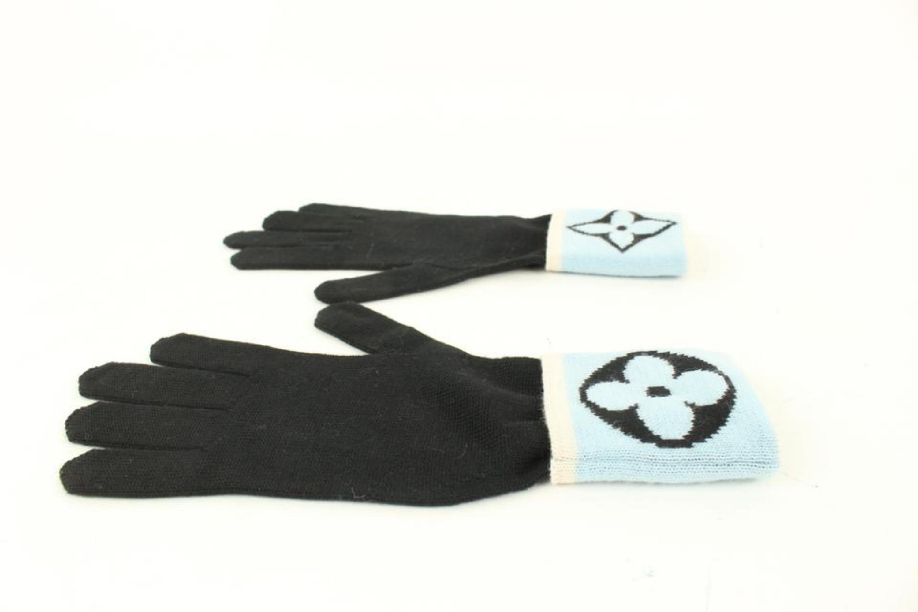 Louis Vuitton Baby Blue x Black Fleur Logo Gloves 49LZ414S For Sale 3