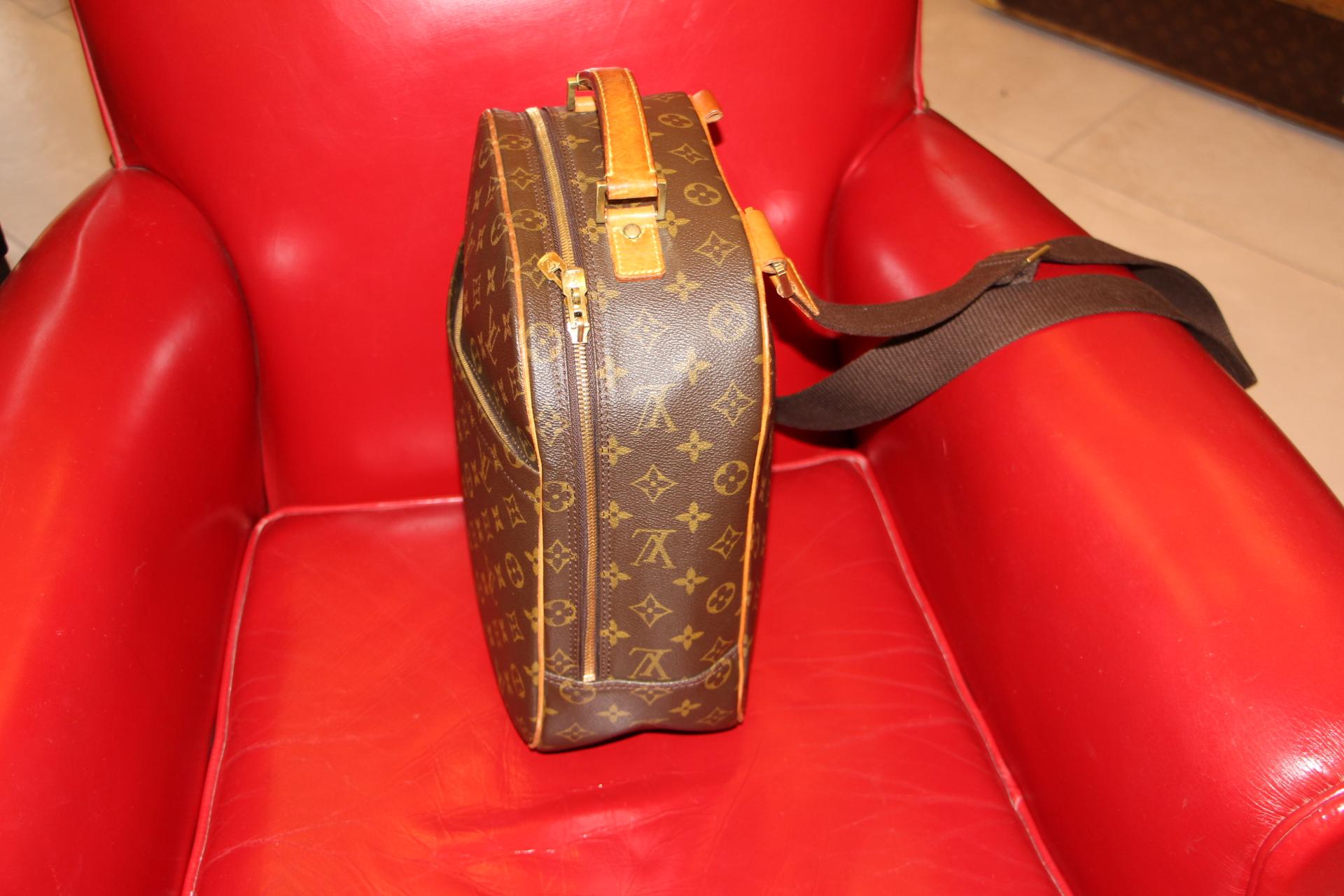 Louis Vuitton Backpack Monogramm Bag, Louis Vuitton Cross Body Bag, Louis Vuitton In Excellent Condition In Saint-ouen, FR