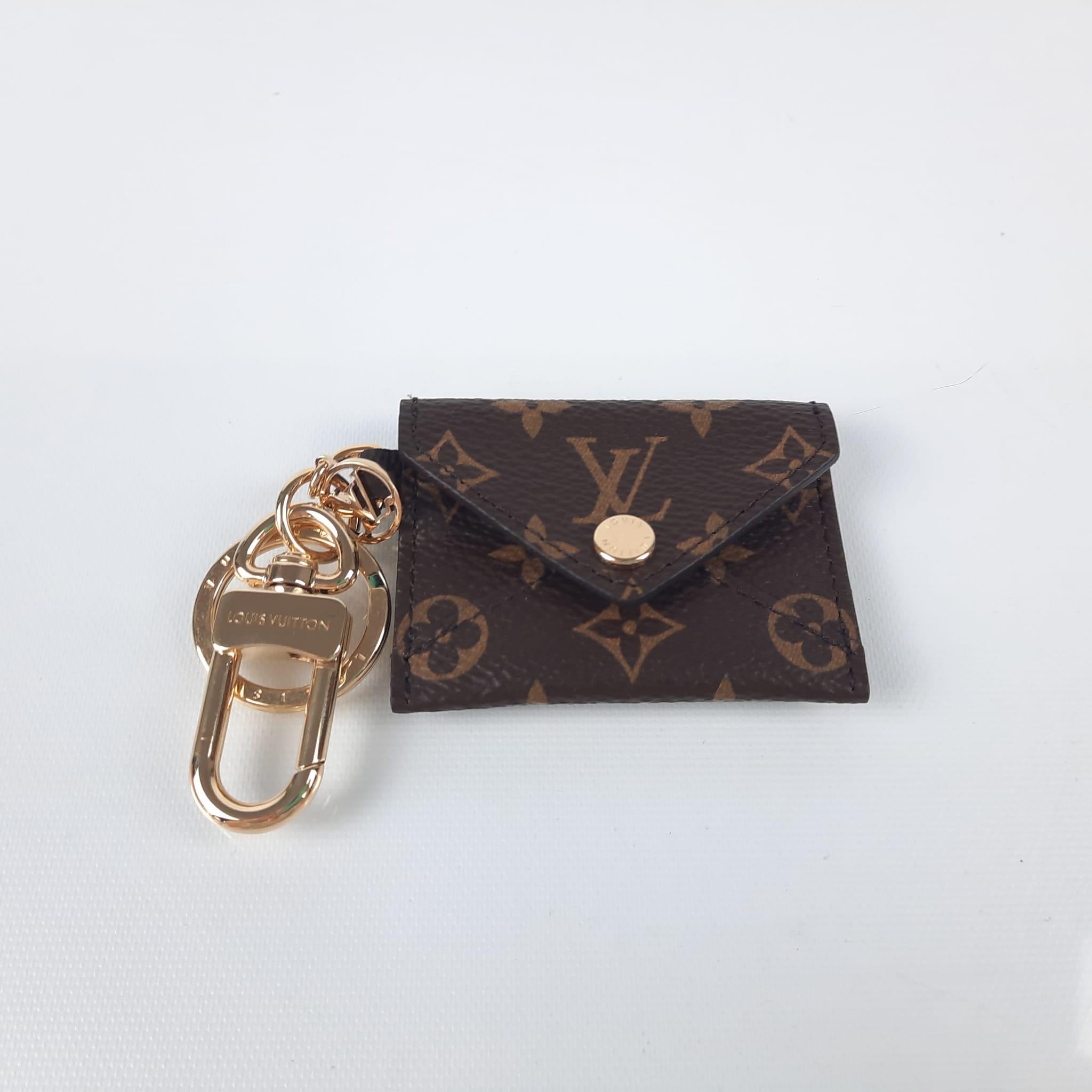 Women's or Men's Louis Vuitton Bag charm and Kirigami pouch key ring monogram For Sale