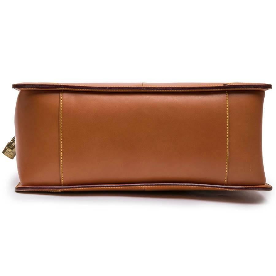 Louis Vuitton Gold Leather Bag In Good Condition In Paris, FR
