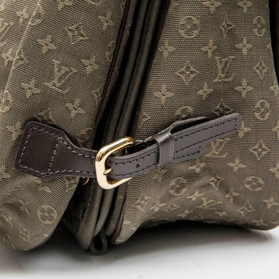 LOUIS VUITTON Bag in Khaki Green Monogram Canvas and Leather 5
