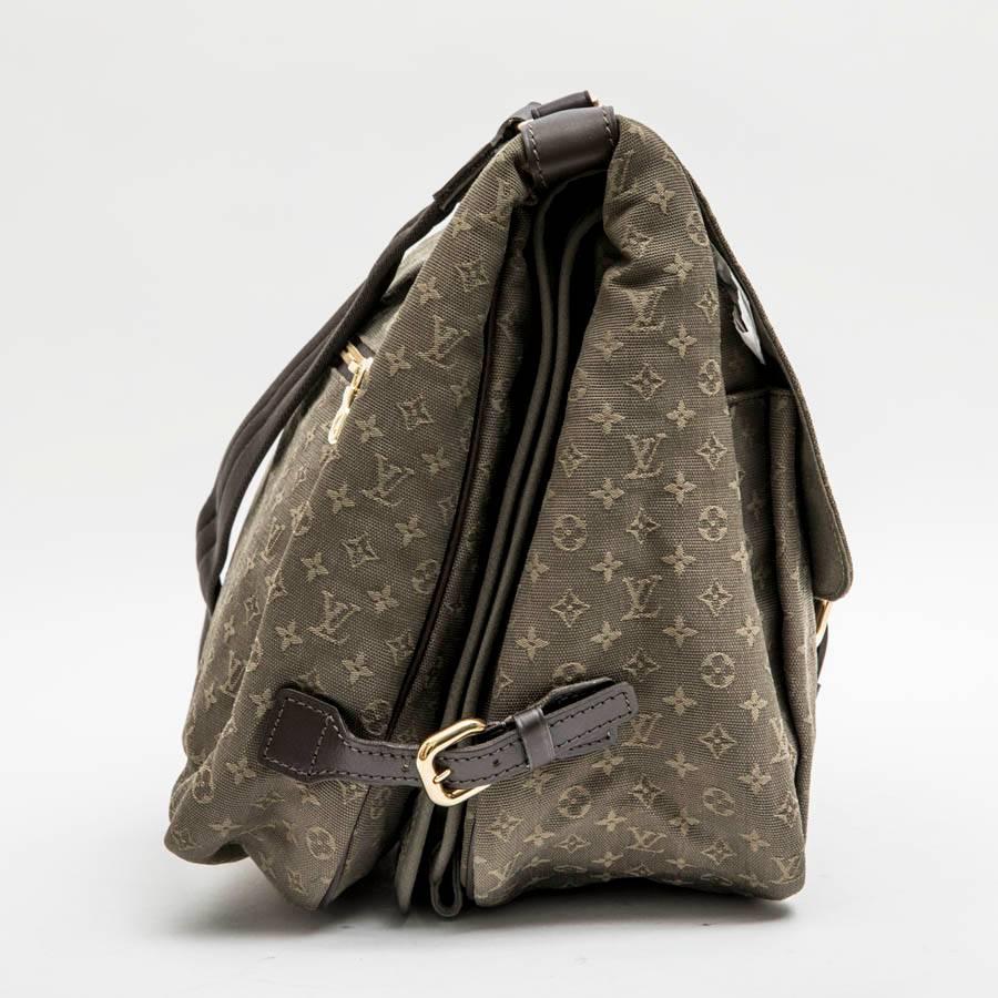 Beige LOUIS VUITTON Bag in Khaki Green Monogram Canvas and Leather