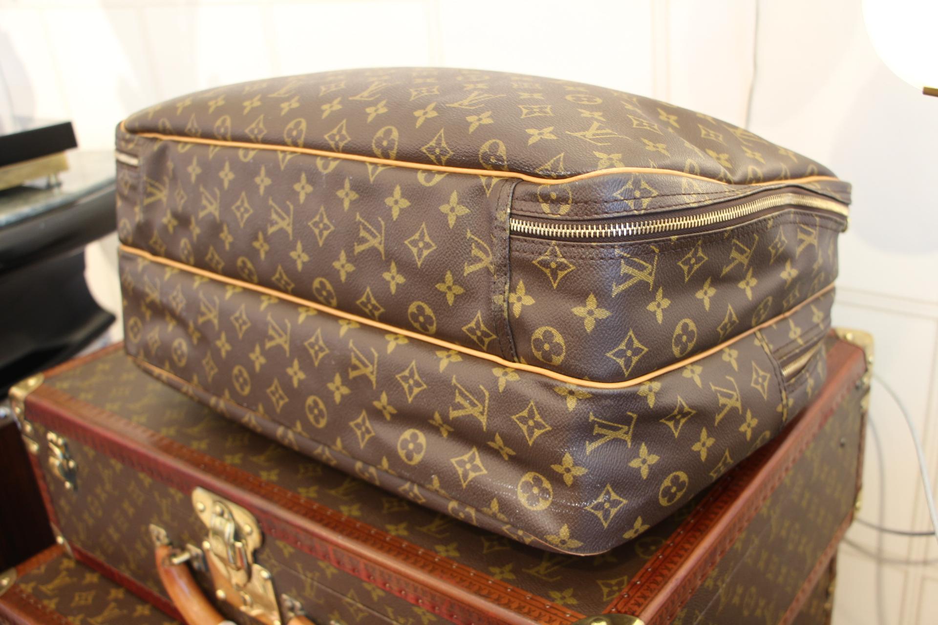 Louis Vuitton Bag in Monogram, 2 compartments 4