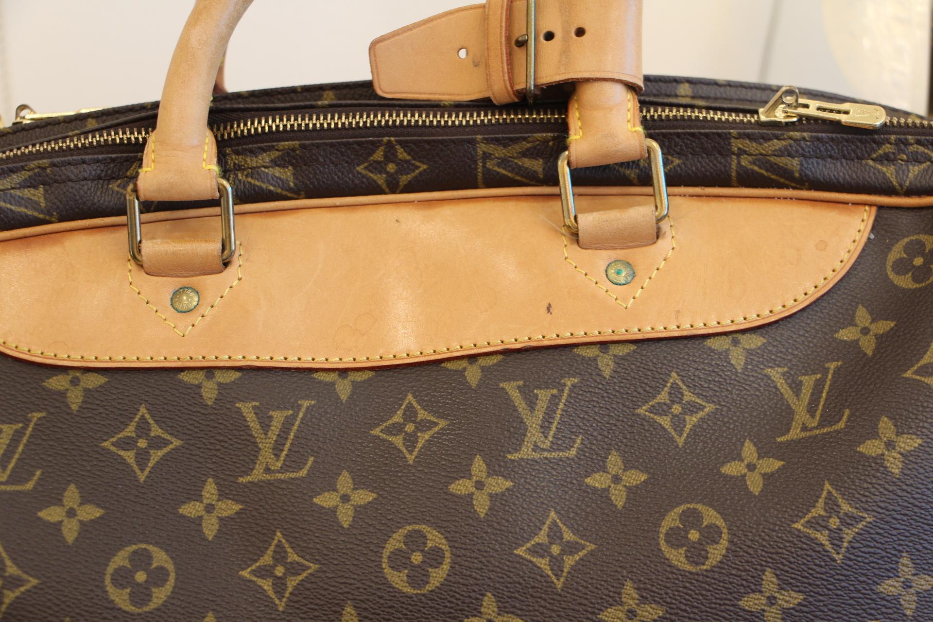 Louis Vuitton Bag in Monogram, 2 compartments In Good Condition In Saint-ouen, FR