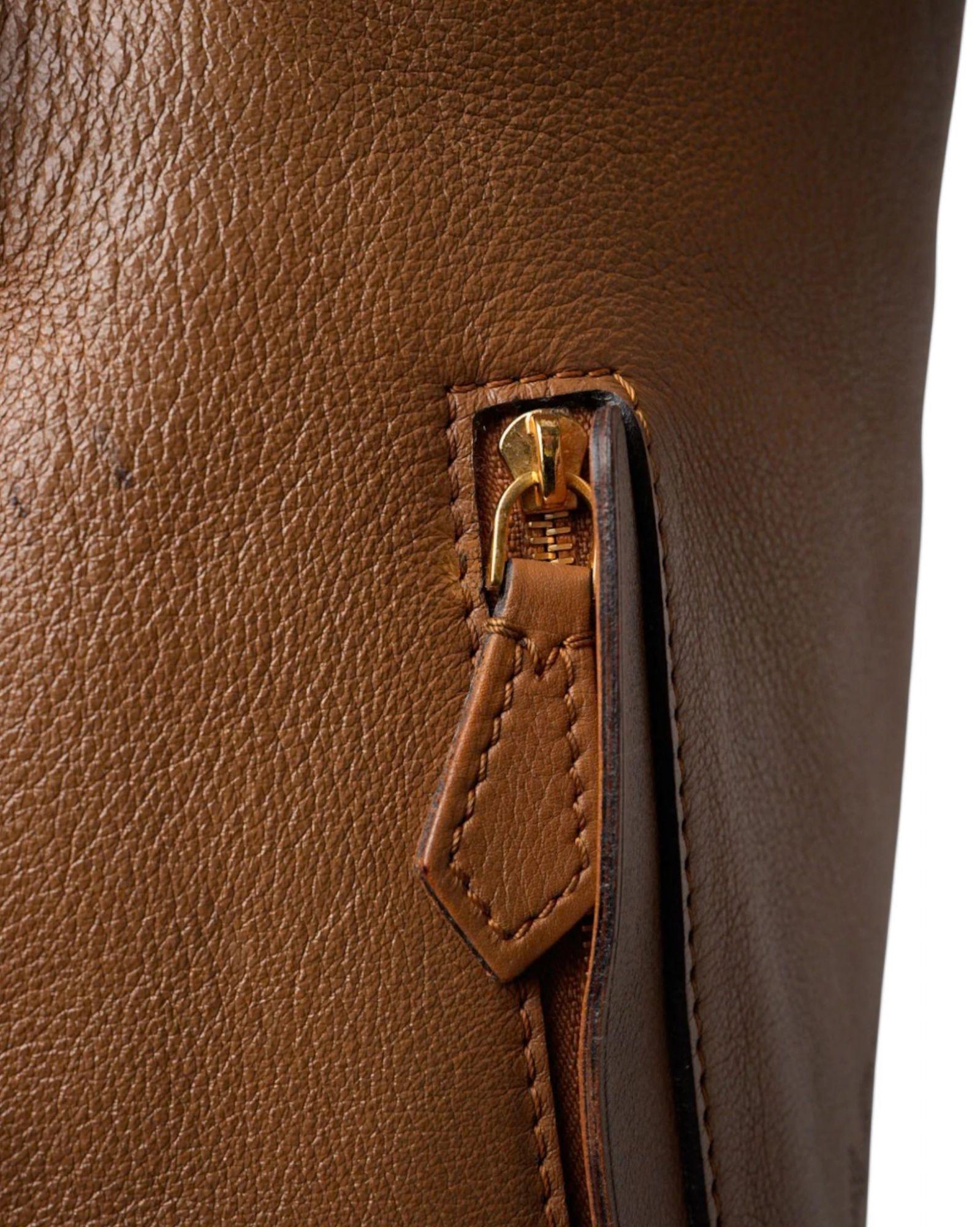 Louis Vuitton Bagatelle GM Taurillon Noisette en vente 8