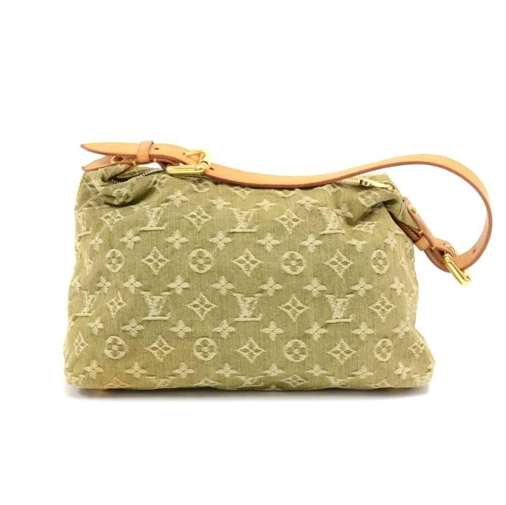 Louis Vuitton Baggy PM shoulder bag in Green monogram denim. Outside, it has 1 zipper pocket and 2 small pocket swith flap and lock closure. Main access has a zipper closure. Inside line with light green alkantra and has 1 open pocket. Comfortably