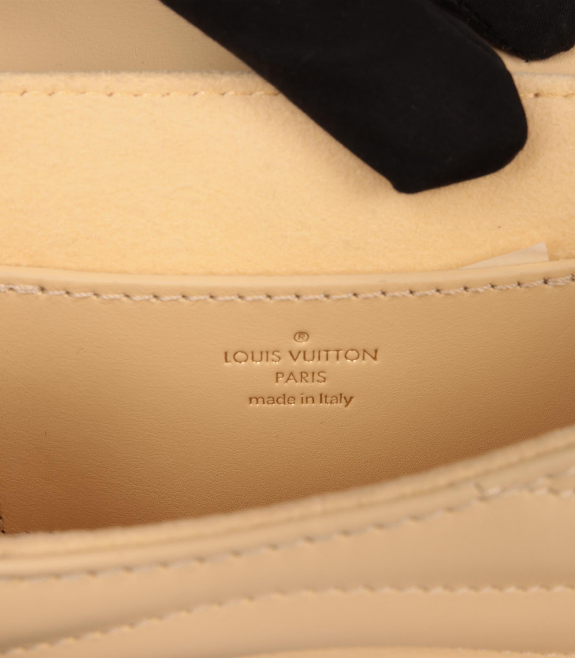 Louis Vuitton Banane Yellow Quilted Calfskin Leather New Wave Multi-Pochette For Sale 2