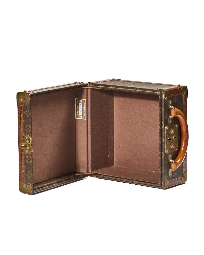 Louis Vuitton Beauty 28 Rigido Monogram en vente 6