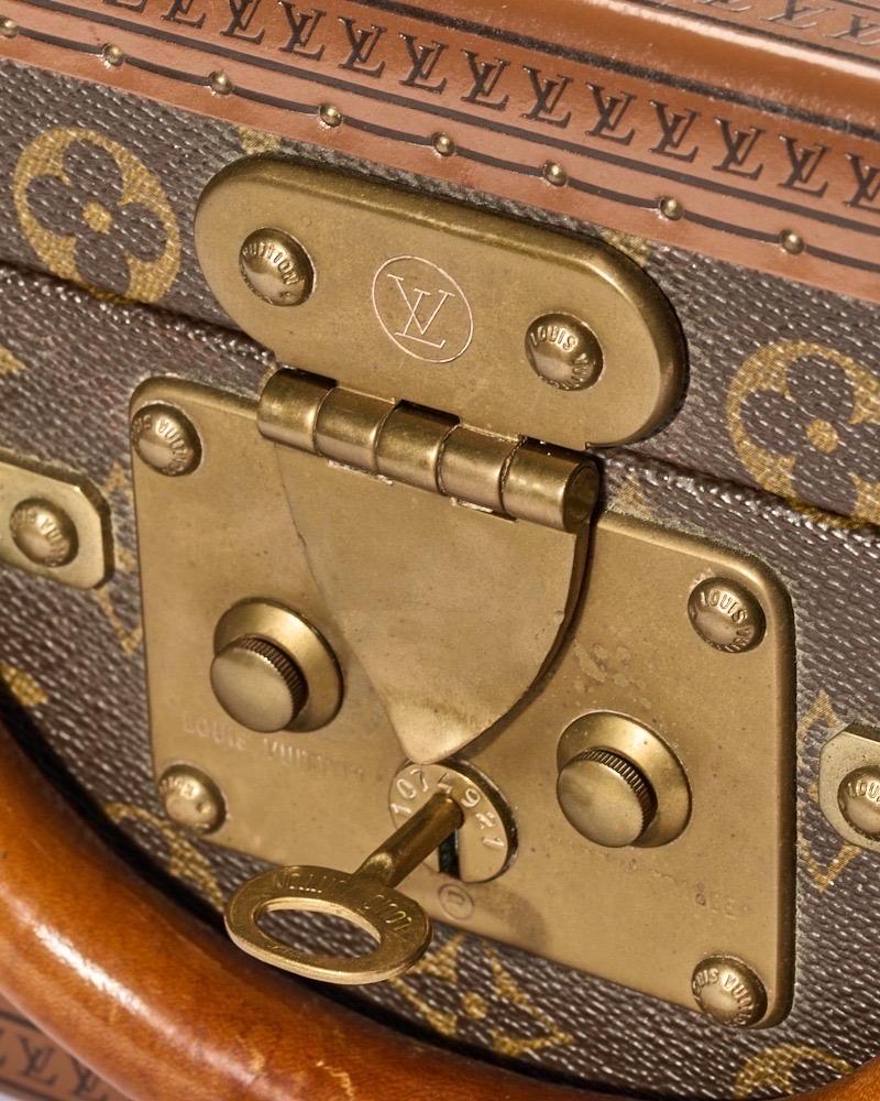 Louis Vuitton Beauty 28 Rigido Monogram en vente 4