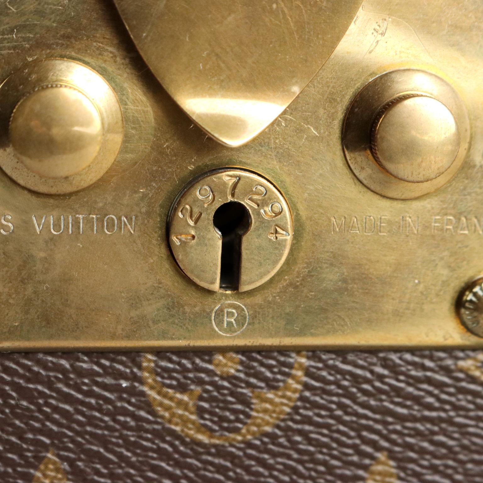 Louis Vuitton Kosmetikkoffer Paris 2000 Ca (Moderne) im Angebot