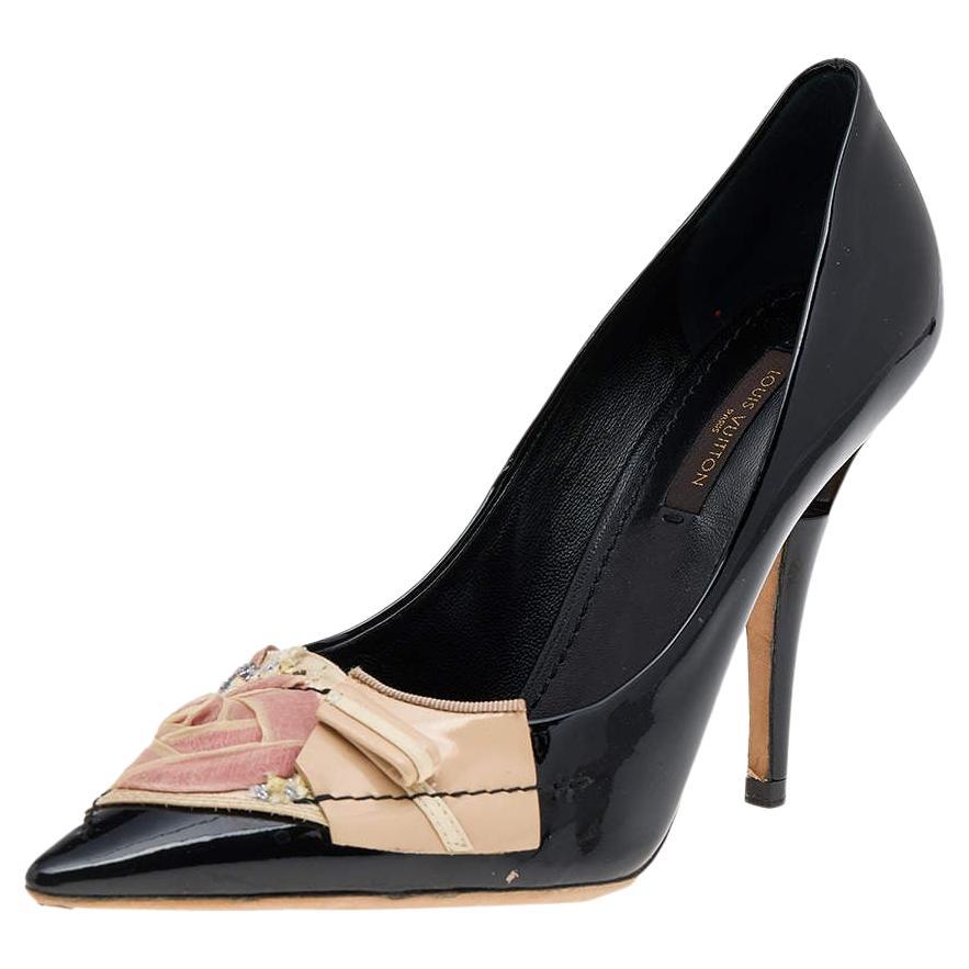 Louis Vuitton Beige/Black Canvas And Patent Leather Embellished Pumps Size 36.5 For Sale