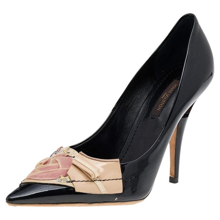 Louis Vuitton Beige/Black Canvas And Patent Leather Embellished Pumps Size  36.5 For Sale at 1stDibs