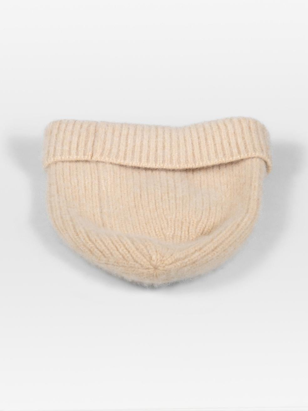 Louis Vuitton Beige Cashmere Logo Beanie In Good Condition For Sale In London, GB
