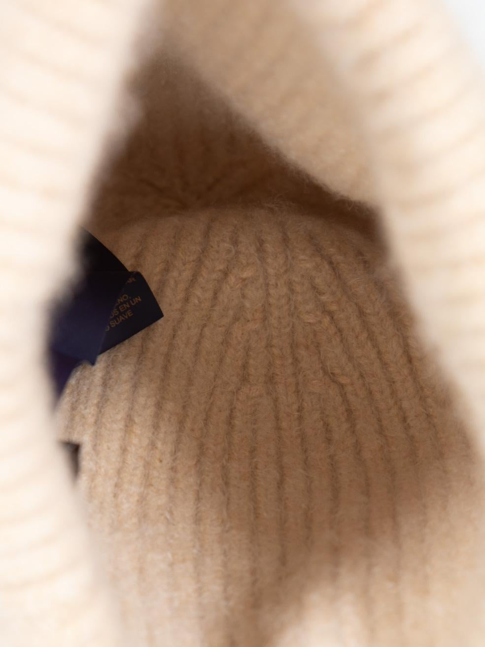 Louis Vuitton Beige Cashmere Logo Beanie For Sale 1
