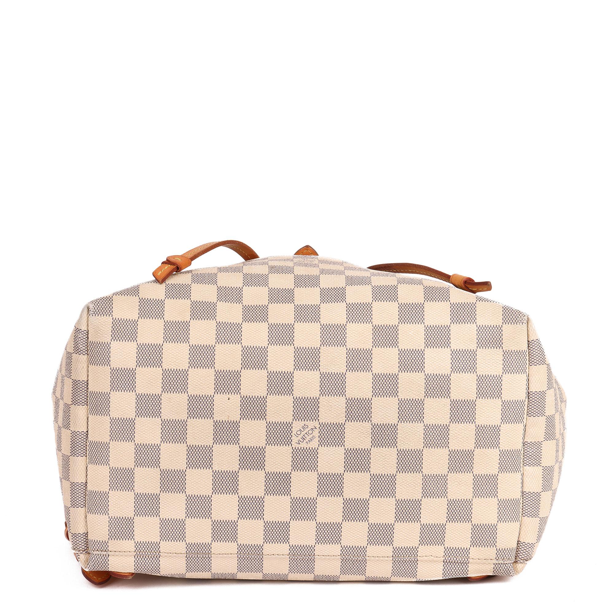 LOUIS VUITTON
Beige Damier Azur Monogram Coated Canvas & Vachetta Leather Sperone

Xupes Reference: CB432
Serial Number: SR2178
Age (Circa): 2018
Authenticity Details: Date Stamp (Made in France)
Gender: Ladies
Type: Backpack, Top Handle

Colour: