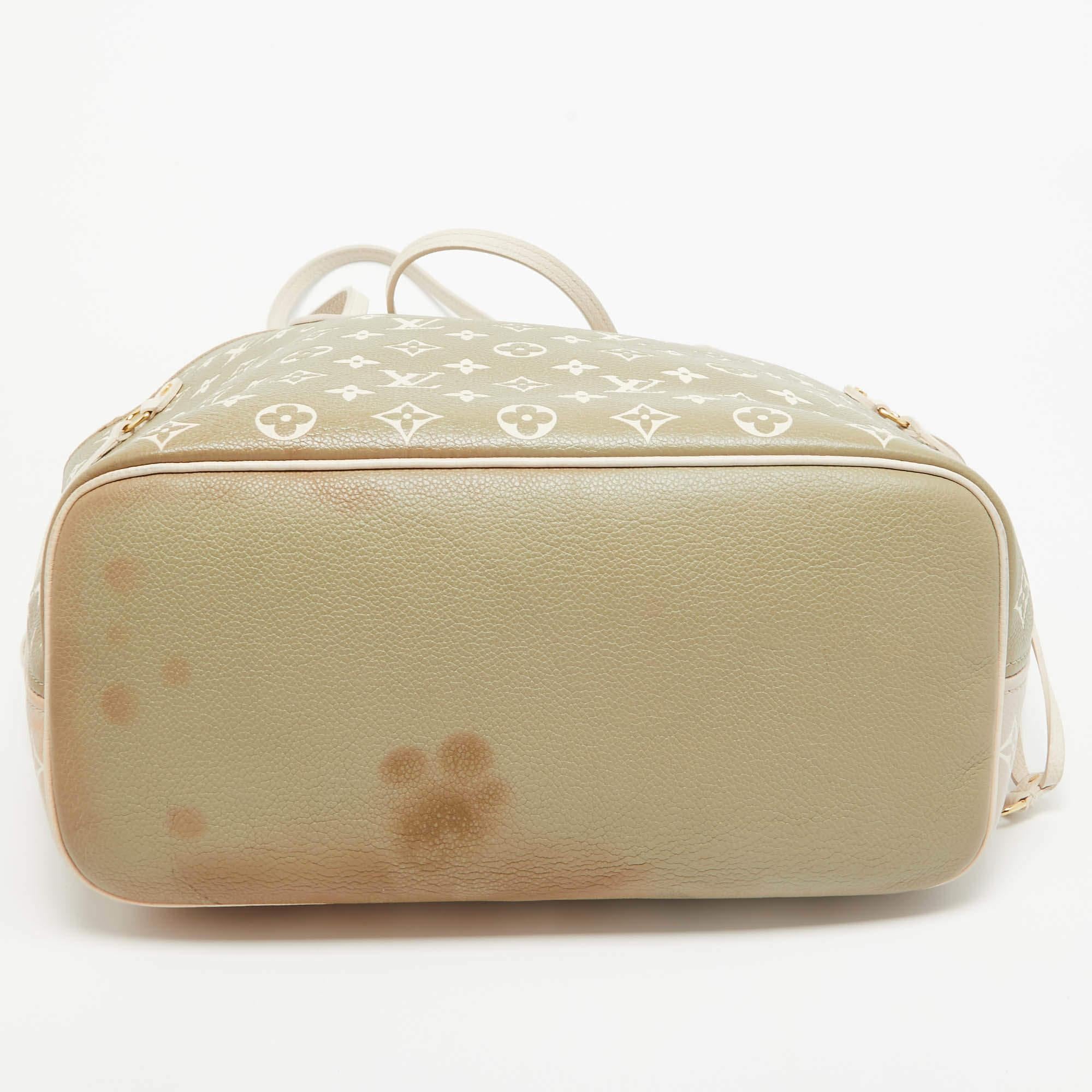 Louis Vuitton Neverfull MM Tasche aus Empreinte-Leder in Beige/Khakigrün mit Monogramm 1