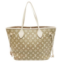 Louis Vuitton Neverfull MM Tasche aus Empreinte-Leder in Beige/Khakigrün mit Monogramm