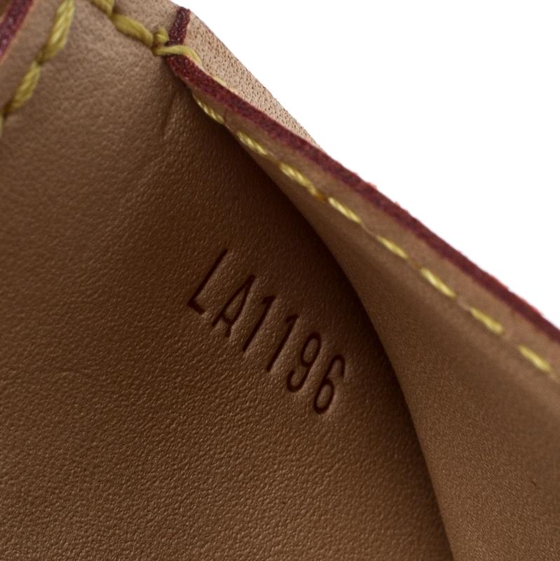 Louis Vuitton - Porte-cartes Earth Trunks en cuir beige Neuf à Dubai, Al Qouz 2